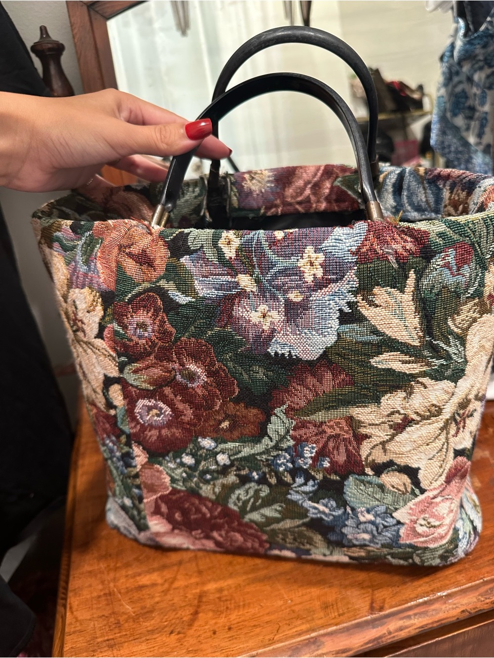 Vtg Floral Tapestry Tote Bag with Black Handles